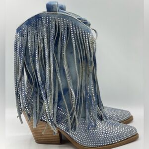 Jessica Simpson Paredisa Fringe Bootie in Denim
Blue‎